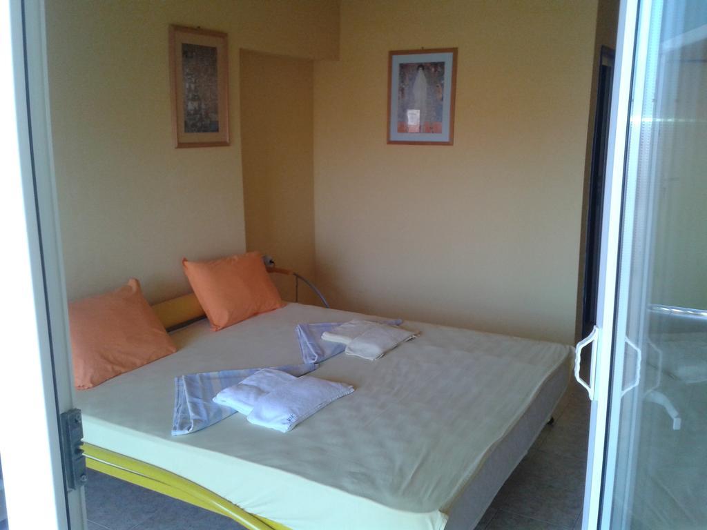 The Colourful Mansion Hotel Ahtopol Room photo